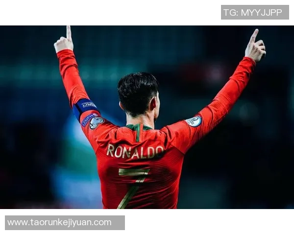 一分钟了解足球传奇球星背后的故事与成就