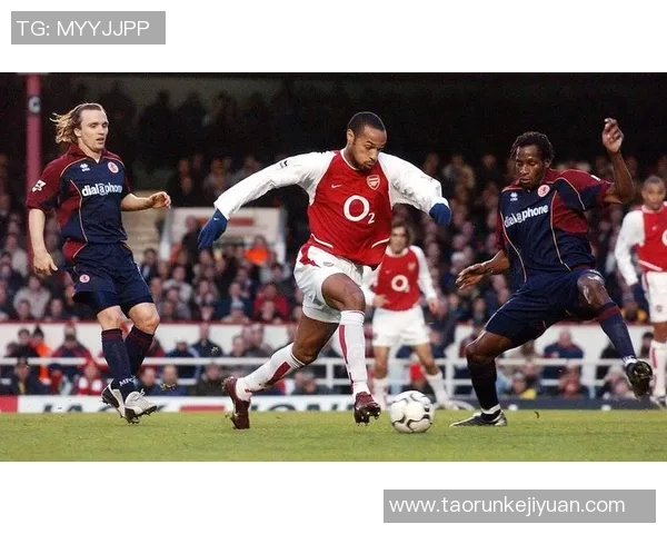 世界各国足球明星汇聚一堂 盘点各国代表性球员与他们的辉煌成就 世界各国足球明星汇聚一堂 盘点各国代表性球员与他们的辉煌成就