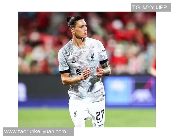 乌拉圭2号足球球星的女儿：继承父亲荣耀踏上绿茵新征程