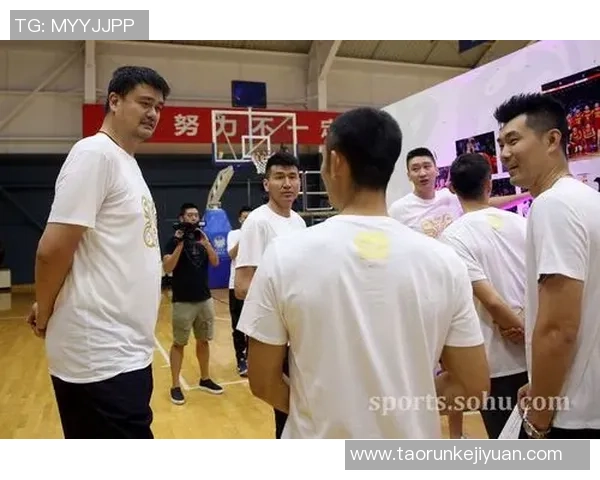 同队球星重逢：跨越岁月的友谊与荣耀再聚首