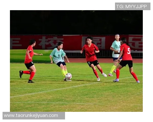 璀璨绿茵舞动身影足球巨星闪耀激情点燃无限梦想