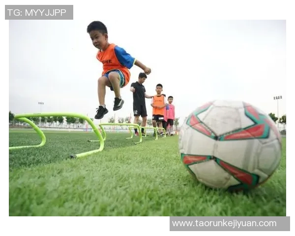 绿茵场上巨星崛起揭示足球人物不为人知的励志背景