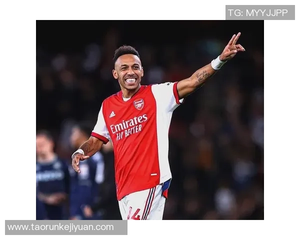 足球历史上成就最高的球星是谁他如何定义了这个时代的足球荣耀