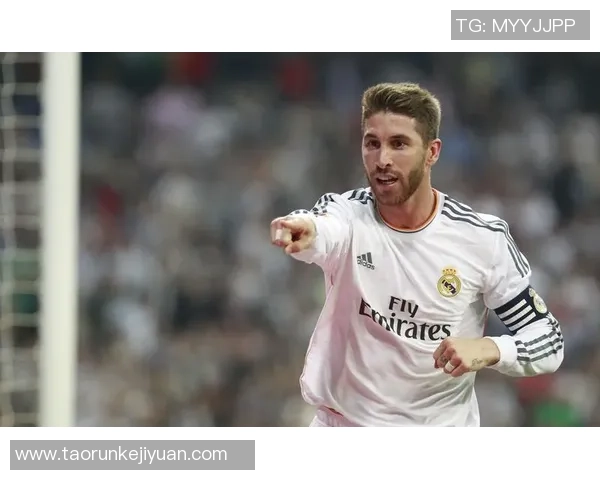 足球场上璀璨星光闪耀球星高清大图展现足球英雄风采